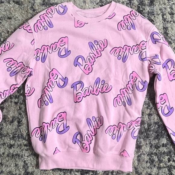 Pink Barbie crewneck sweatshirt.
Small
#barbie #pink #girl #girlcore - Picture 3 of 5